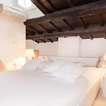 Endless Beauty - Charming Attic In The Heart Of Roma