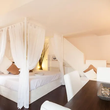 Endless Beauty - Charming Attic In The Heart Of Appartamento Roma